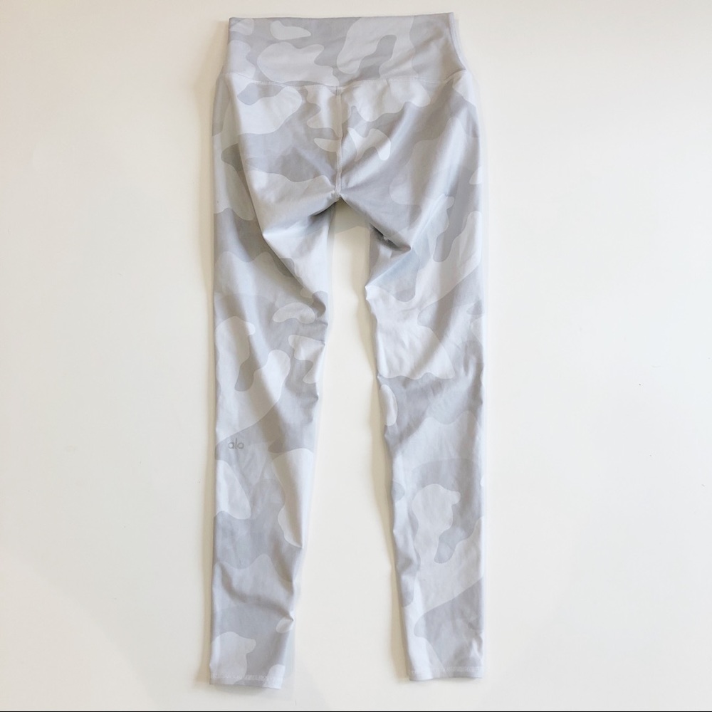 Alo Yoga White Camo High Waist Camo Vapor Legging - Picture 5 of 8